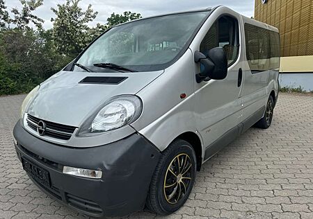 Opel Vivaro 9 sitzer-Klimaanlage-Standheiz-Heckflügelt-AHK