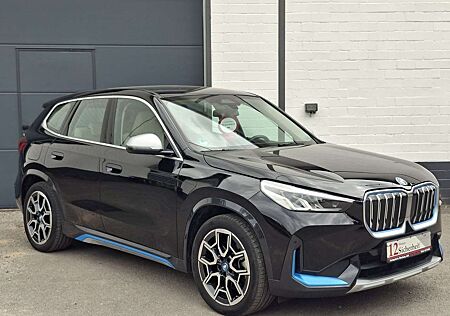 BMW iX1 xDrive xLine LED NAVI LEDER AHK ACC SHZ 19"