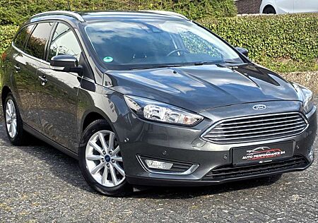 Ford Focus T-LEDER*NAVI*RFK*KEYLESS GO*GRA*PDC*S-HEFT*EURO6