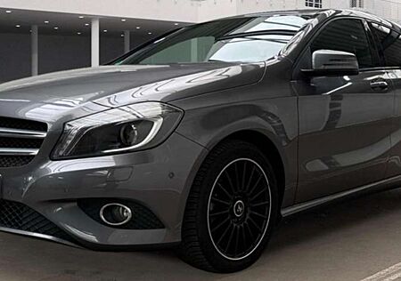 Mercedes-Benz A 200 CDI Automatik*Xenon*Navigation*Teilleder*