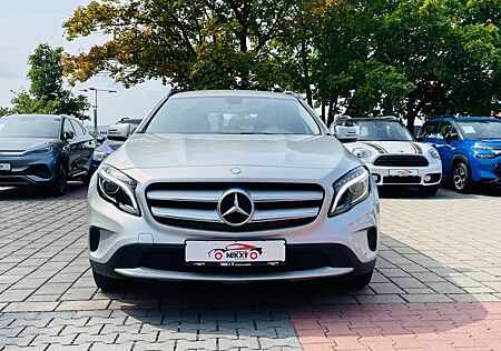 Mercedes-Benz GLA 200 /LED/SHZ/AHK