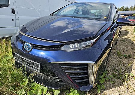 Toyota Mirai blaunetallic schwarz