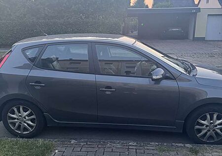 Hyundai i30 i30cw 1.6 CRDi FIFA WM Edition