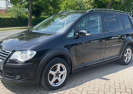 VW Touran Volkswagen CrossTouran