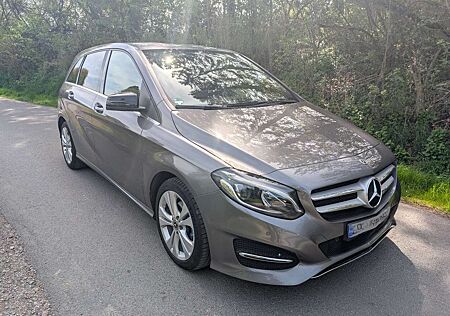 Mercedes-Benz B 180 7G-DCT AUTOMATIK Urban KAMERA LED AHK TEMPOMAT