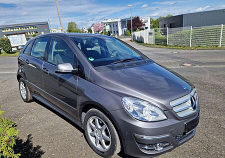 Mercedes-Benz B 200 B -Klasse Klima Navi Tel. PDC