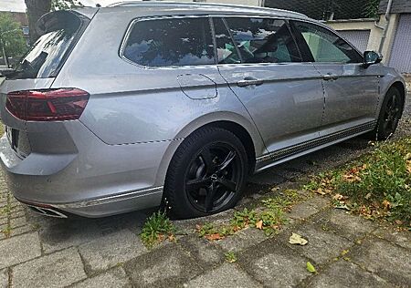 VW Passat Variant Volkswagen 2.0 TDI SCR DSG Elegance