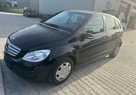 Mercedes-Benz B 170