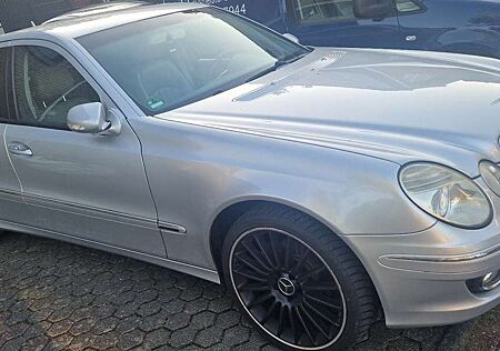 Mercedes-Benz E 200 Kompressor (211.041)