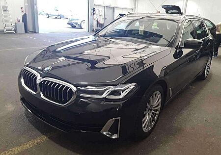 BMW 530 i TOURING xDRIVE LUXURY LINE/LSR/ACC/HuD/PANO