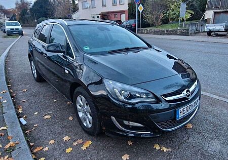Opel Astra J Sports Tourer Exklusiv SHZ Navi PDC AHK