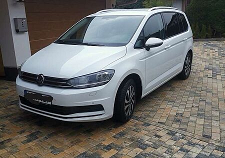 VW Touran Volkswagen 1.5 TSI OPF DSG ACTIVE