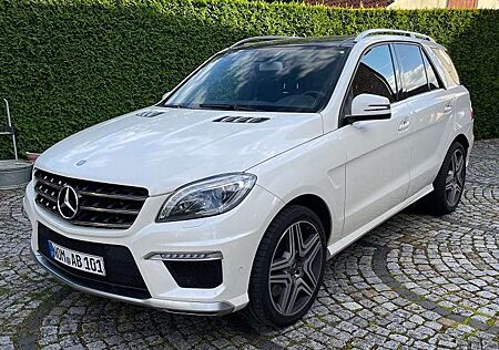 Mercedes-Benz ML 63 AMG 4Matic AMG SPEEDSHIFT 7G-TRONIC AMG Perf