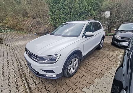 VW Tiguan Volkswagen 2.0 TDI SCR 4Motion (BlueMotion) DSG/!! LESEN!!