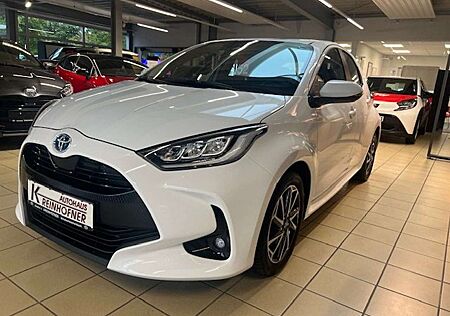 Toyota Yaris Hybrid 5-Türer 1.5 VVT-i Team Deutschland