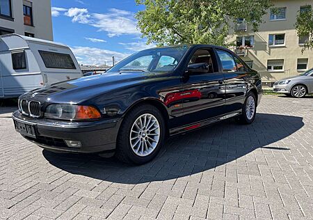 BMW 535i 535 V8 ORGINAL 123.000KM,2 HAND,ANHÄNGERKUPPL