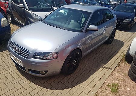 Audi A3 1.6 S-line Sportpaket plus, 18 Zoll, TÜV