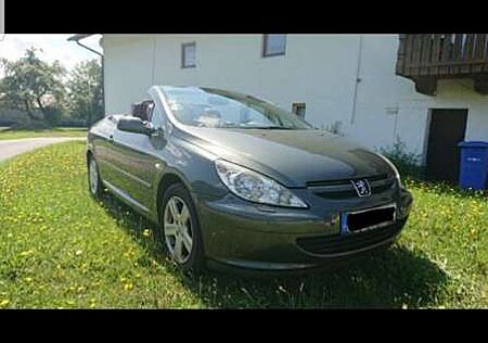 Peugeot 307 Achtung: Kein TÜV – Auto wegen Rost am Unterboden