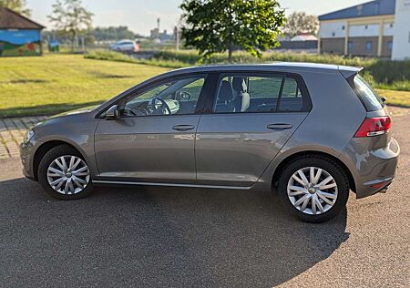 VW Golf Volkswagen Highline BMT