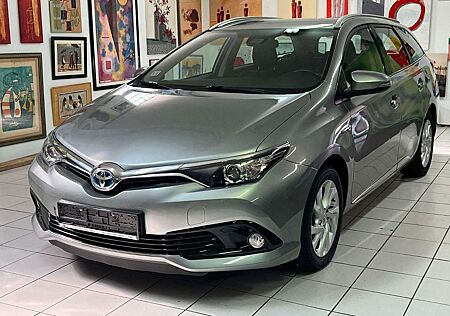 Toyota Auris Touring Sports Hybrid Cool