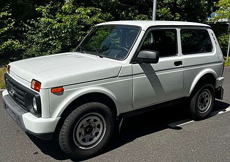 Lada Niva EURO 6 -1.Hand-TÜV NEU