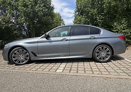 BMW 540i 540 xDrive M-Sport, Standheizung, Garantie, Leder