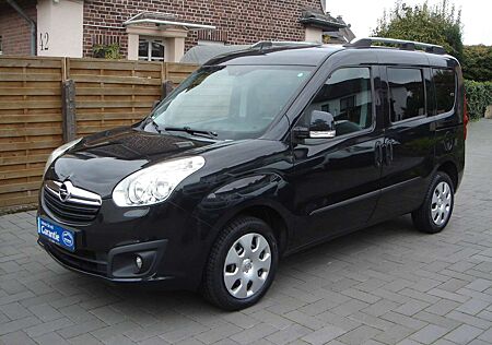 Opel Combo TOUR +1,4i TURBO+AHK+BLACK EDITION+SZHZG !