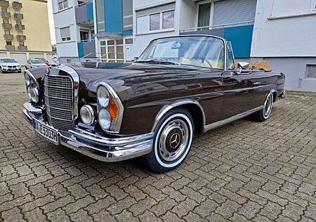 Mercedes-Benz 280 W111 280SE