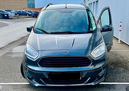 Ford Tourneo Courier 1.0 EcoBoost Titanium