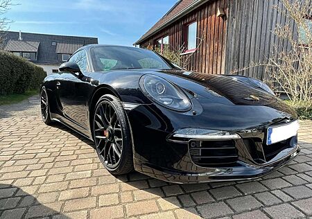 Porsche 991 Carrera 4 GTS