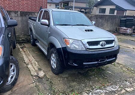 Toyota Hilux Extra Cab Life ,AC,AHK