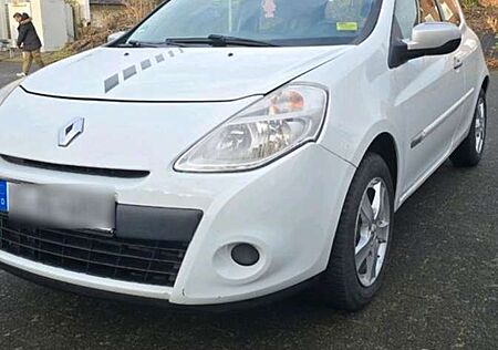 Renault Clio TCe 100 Dynamique 3
