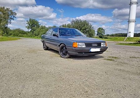 Audi 100 2.0 E