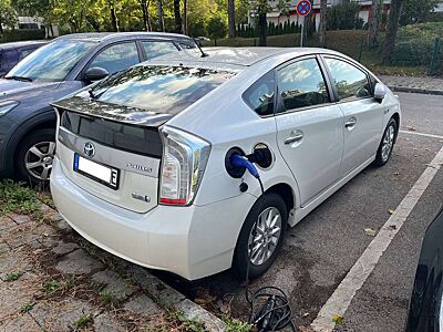 Toyota Prius Plug-in Hybrid Tempomat, Head-Up, Navi
