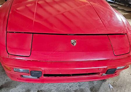 Porsche 944