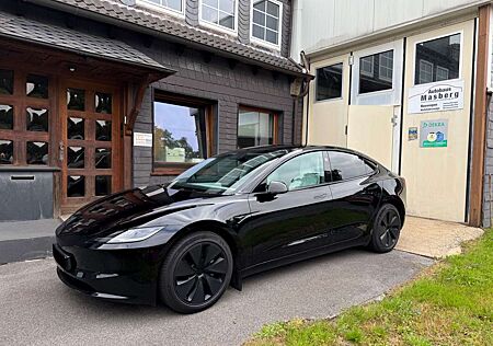 Tesla Model 3 Highland LR AWD Oreo White Inside