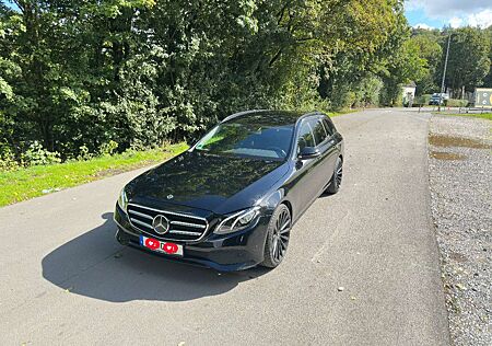 Mercedes-Benz E 220 d T 9G-TRONIC
