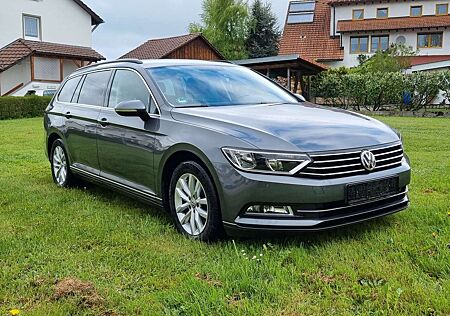 VW Passat Variant Volkswagen Comfortline Navi + Massagesitz