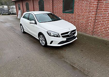 Mercedes-Benz A 180 Urban BlueEfficiency LED