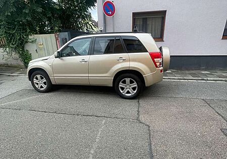 Suzuki Grand Vitara V6-2.5 Comfort