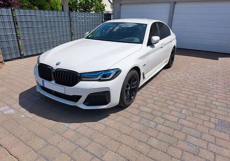 BMW 530 e M Sport HeadUp Laser Keyless Kamera Driv.Ass