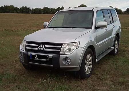 Mitsubishi Pajero 3.2 DI-D Intense