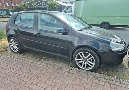 VW Golf Volkswagen V Lim. Comfortline 1.6 Benzin Navi