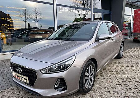 Hyundai i30 Trend (Navi; Neue Allwetterreifen; 1. Hand)