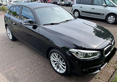 BMW 120 i aut. Sport Navi LED AHK PDC Shz uvm