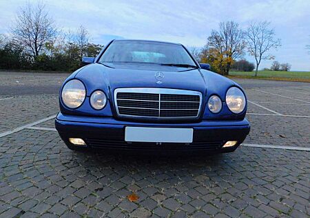 Mercedes-Benz E 200 Classic Erstklassiger Oldtimerkandidat