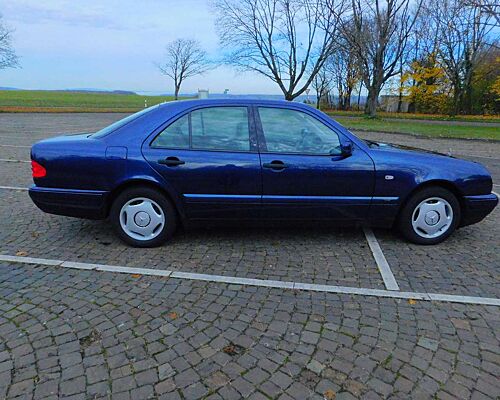 Mercedes-Benz E 200 E 200 Classic Erstklassiger Oldtimerkandidat