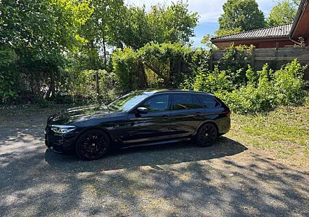 BMW 530d 530 Touring Aut. X-Drive M-Paket Komplett! Top !