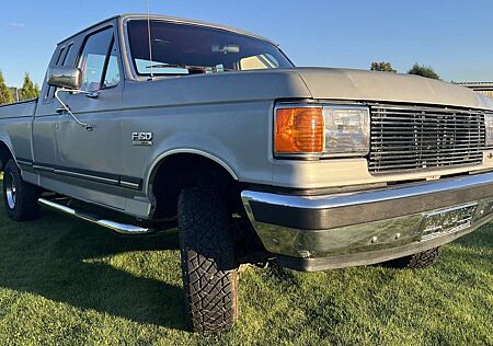 Ford F 150 XLT Lariat Oldtimer