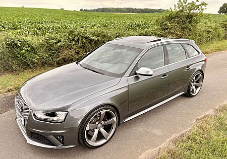 Audi RS4 Avant | Pano | B&O | 20“ Zoll